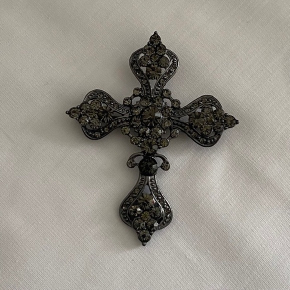 Rhinestones Inlay Large Gothic Cross Silver Tone Brooch - Picture 1 of 6